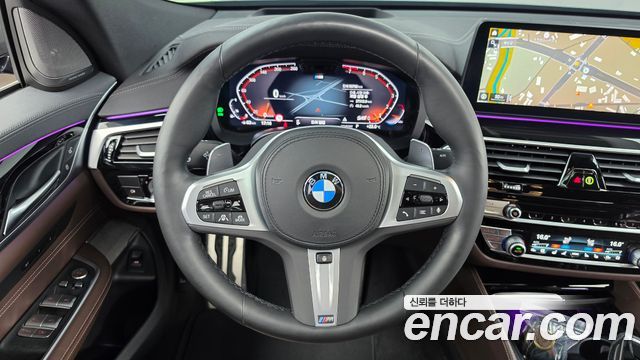 BMW Gran Turismo 2023 — photo 18