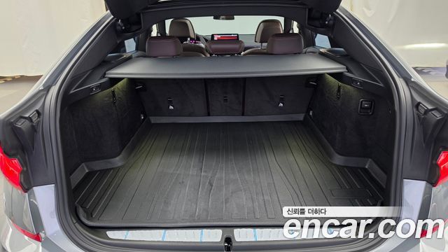 BMW Gran Turismo 2023 — photo 26