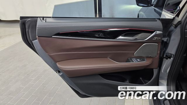 BMW Gran Turismo 2023 — photo 15