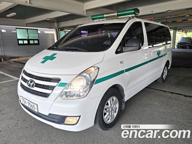 Hyundai Starex 2017 — photo 1
