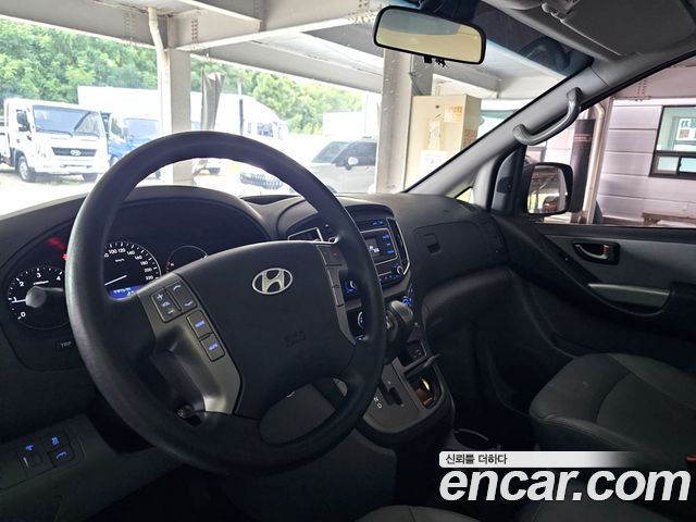 Hyundai Starex 2017 — photo 9