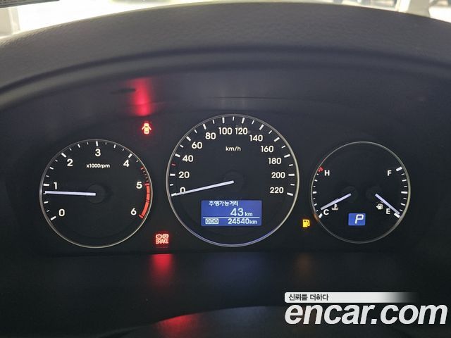 Hyundai Starex 2017 — photo 14