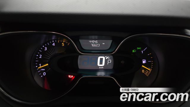 Renault Korea QM3 2014 — photo 11