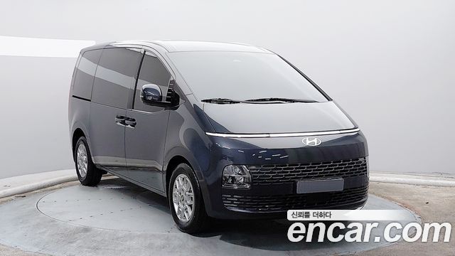 Hyundai Staria 2025 — photo 2