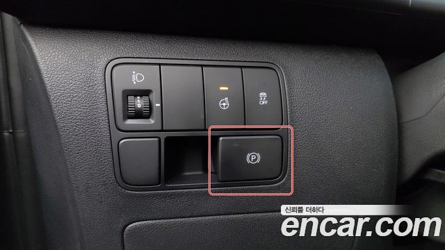 Hyundai Staria 2025 — photo 12