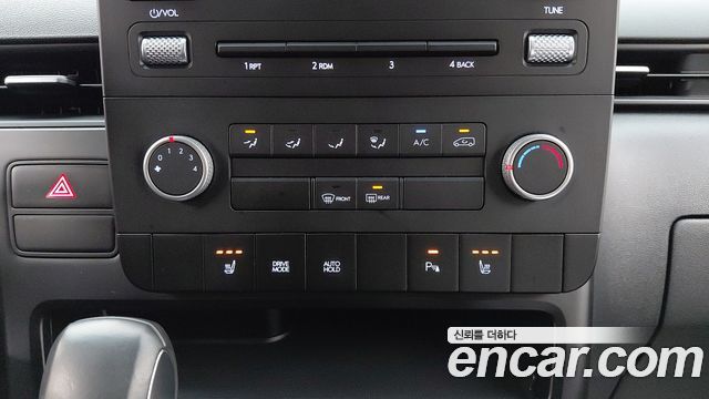 Hyundai Staria 2025 — photo 16