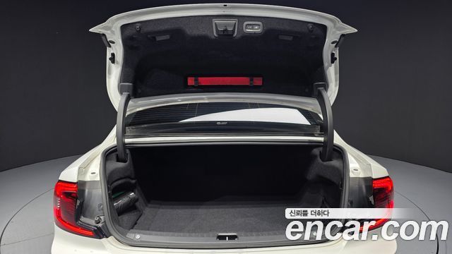 Volvo S90 2021 — photo 25