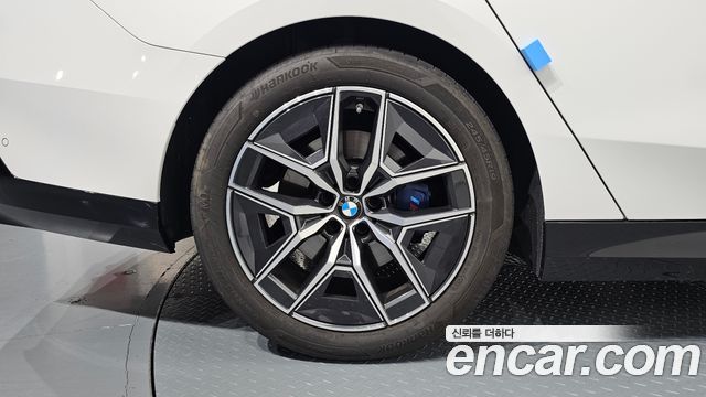 BMW 5-Series 2025 — photo 5
