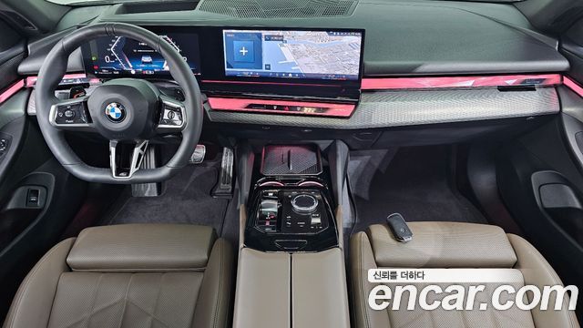 BMW 5-Series 2025 — photo 10
