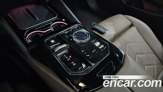 BMW 5-Series 2025 — photo 12