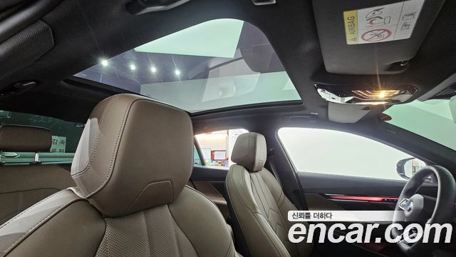 BMW 5-Series 2025 — photo 24