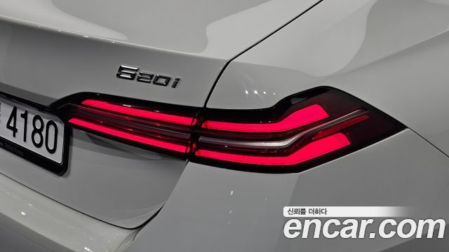 BMW 5-Series 2025 — photo 9