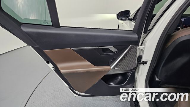 BMW 5-Series 2025 — photo 15