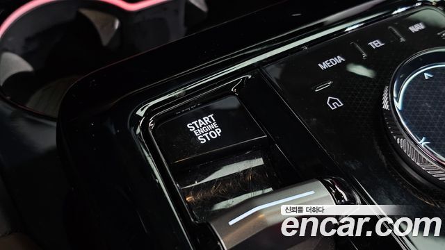 BMW 5-Series 2025 — photo 28