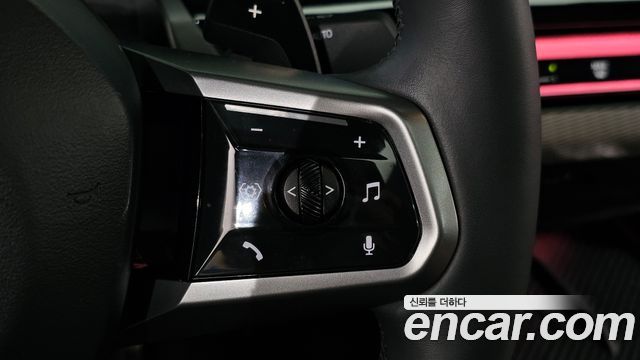 BMW 5-Series 2025 — photo 30