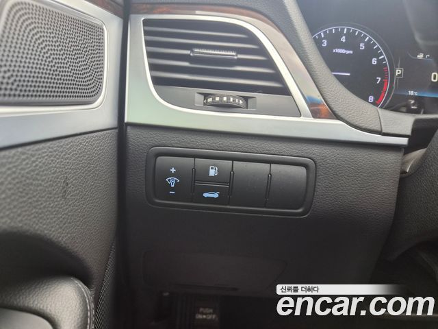 Hyundai Genesis 2015 — photo 12