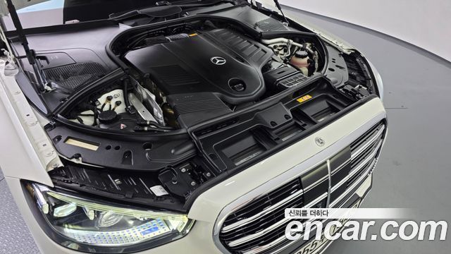 Mercedes-Benz S-Class 2023 — photo 6