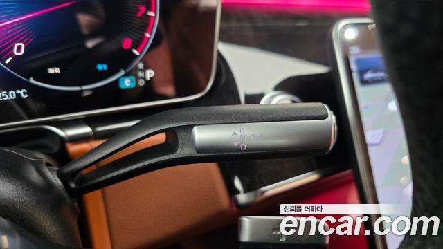 Mercedes-Benz S-Class 2023 — photo 12