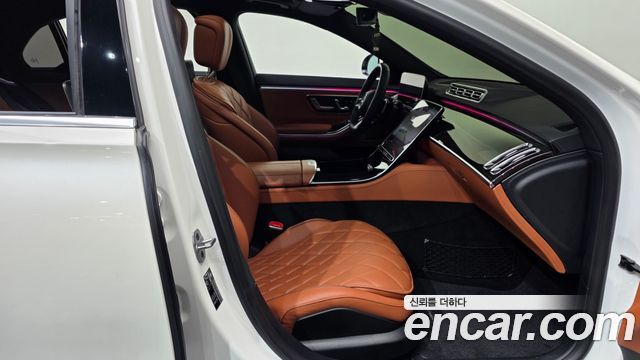 Mercedes-Benz S-Class 2023 — photo 17