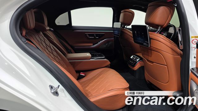 Mercedes-Benz S-Class 2023 — photo 18