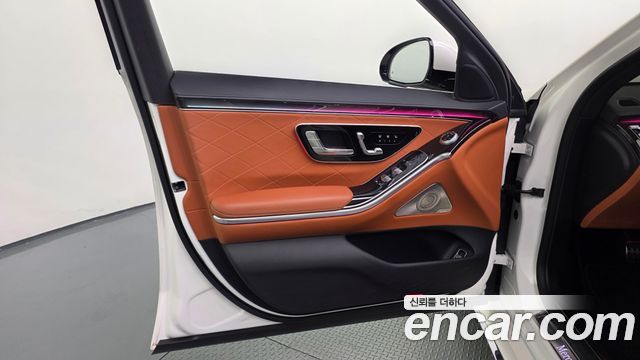 Mercedes-Benz S-Class 2023 — photo 14