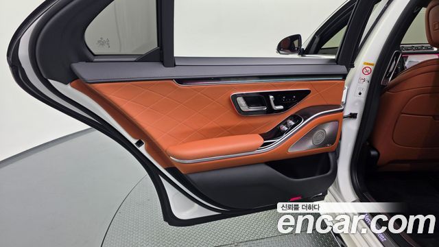 Mercedes-Benz S-Class 2023 — photo 15