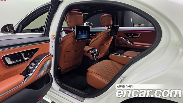 Mercedes-Benz S-Class 2023 — photo 16