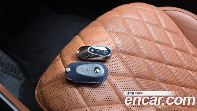 Mercedes-Benz S-Class 2023 — photo 27