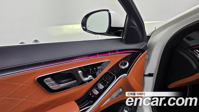 Mercedes-Benz S-Class 2023 — photo 38