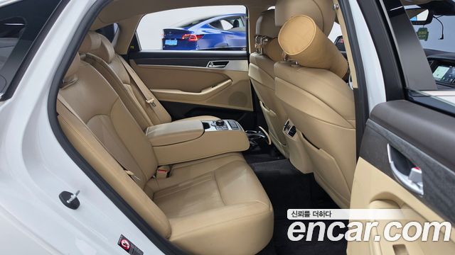 Genesis G80 2019 — photo 17