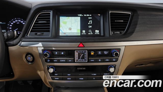 Genesis G80 2019 — photo 19