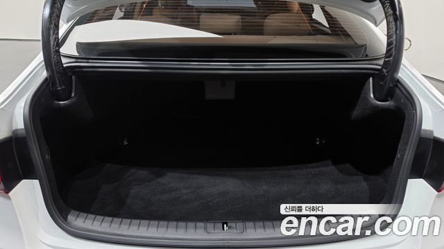Genesis G80 2019 — photo 25
