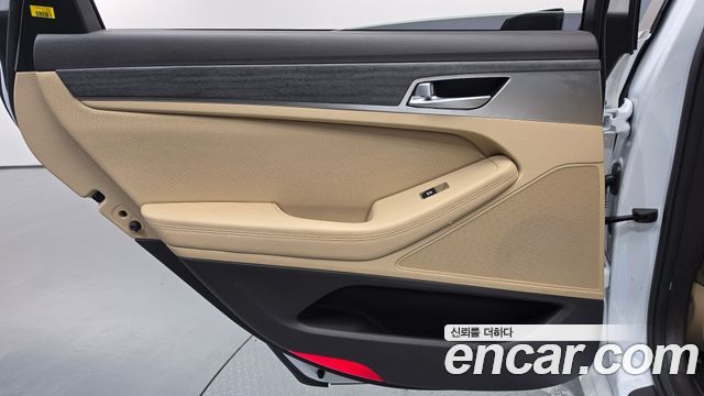 Genesis G80 2019 — photo 15