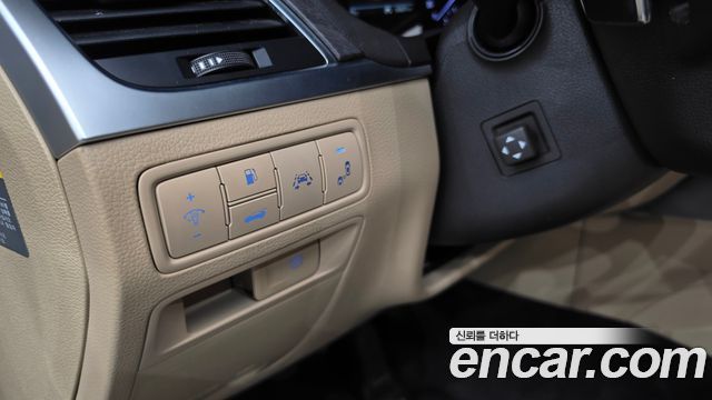 Genesis G80 2019 — photo 26