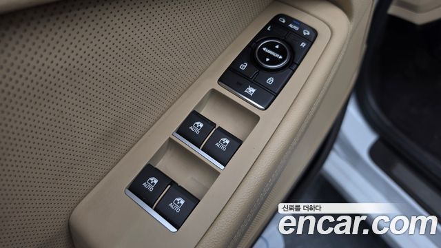 Genesis G80 2019 — photo 28
