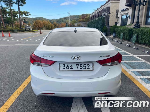 Hyundai AVANTE 2011 — photo 5