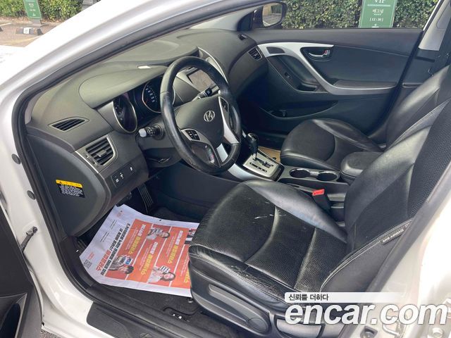 Hyundai AVANTE 2011 — photo 10