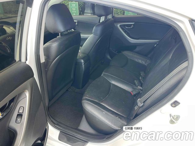 Hyundai AVANTE 2011 — photo 11