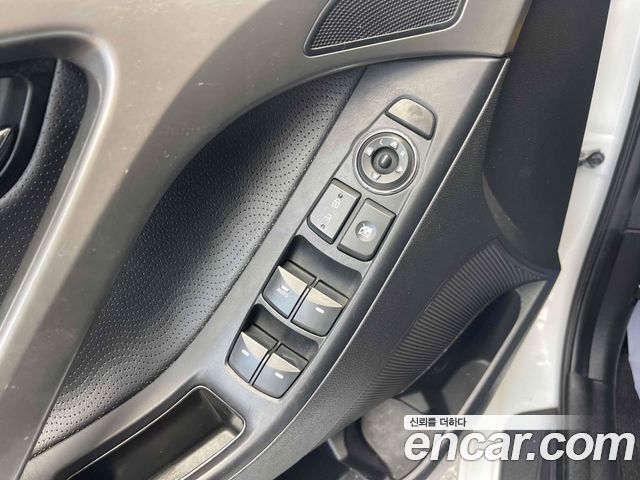Hyundai AVANTE 2011 — photo 18