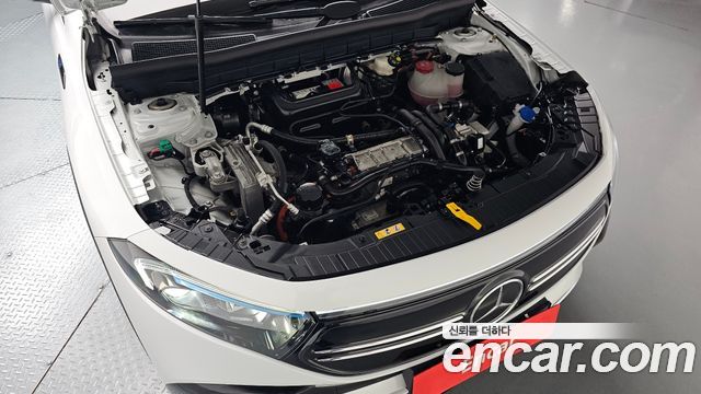 Mercedes-Benz EQB 2023 — photo 6