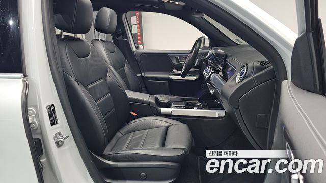 Mercedes-Benz EQB 2023 — photo 18