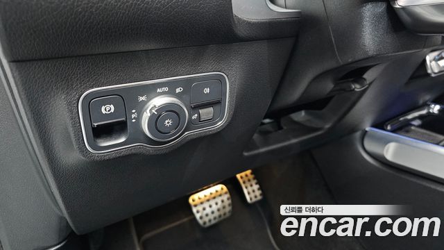 Mercedes-Benz EQB 2023 — photo 22
