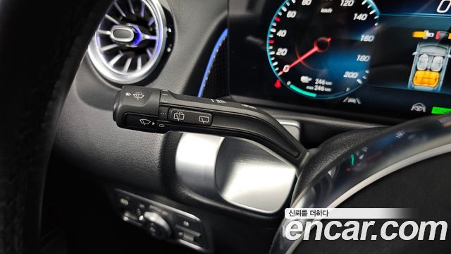 Mercedes-Benz EQB 2023 — photo 23