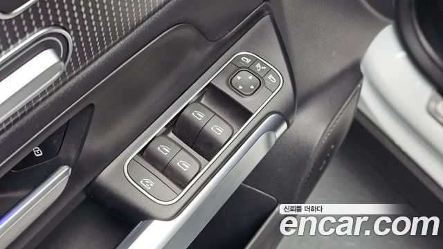 Mercedes-Benz EQB 2023 — photo 29