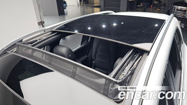 Mercedes-Benz EQB 2023 — photo 32