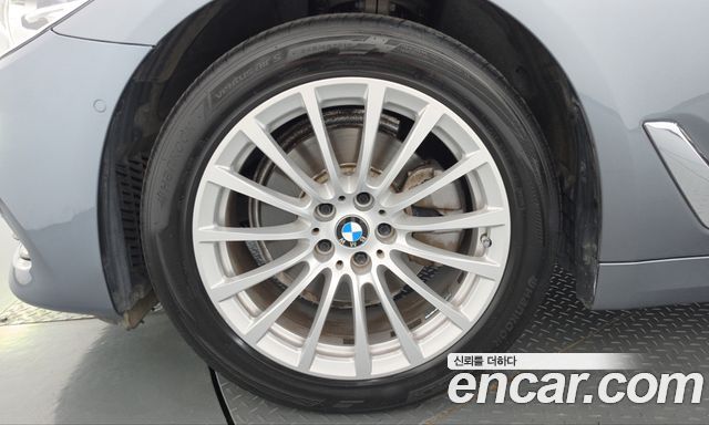 BMW 5-Series 2019 — photo 5
