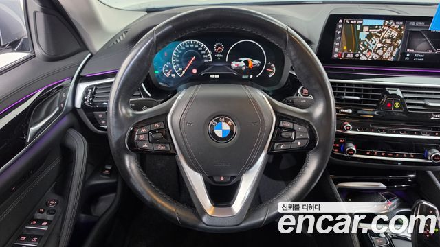BMW 5-Series 2019 — photo 20