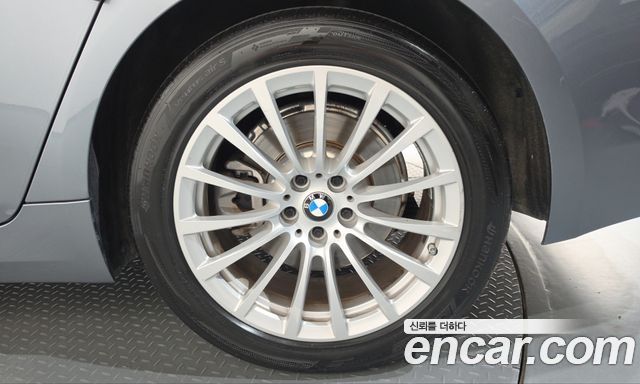 BMW 5-Series 2019 — photo 7