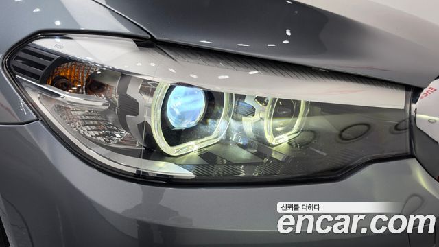 BMW 5-Series 2019 — photo 8