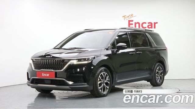 Kia Canival 2023 — photo 1